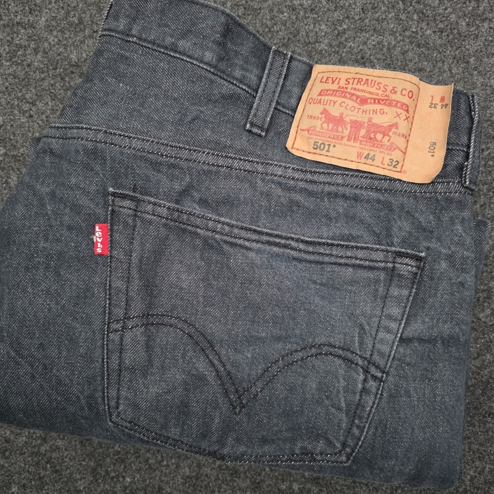 Levis 501 Mens 44x32 Blue Straight Leg Denim Jeans Button fly